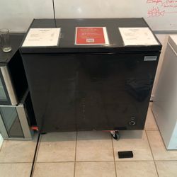AVANTI & FRIGIDAIRE CHEST FREEZERS 