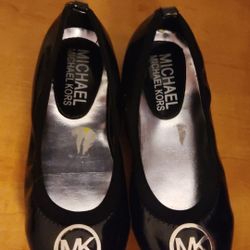 Girl black shoes Michael Kors size13