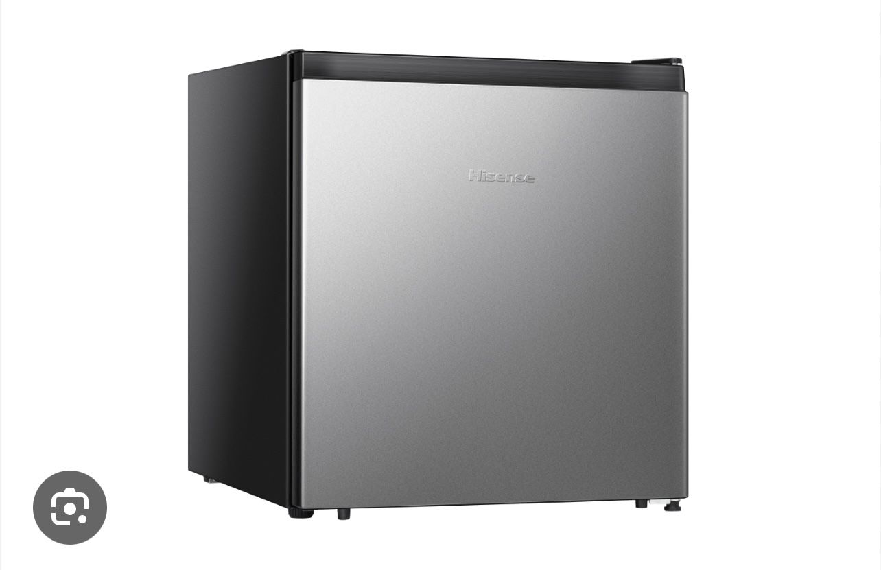 Hisense 1.6 cu. ft. Compact Refrigerator (Silver)