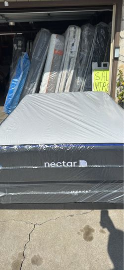 Full size mattress, and platform delivery available