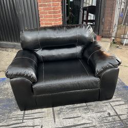 Black Plush Sofa Chair