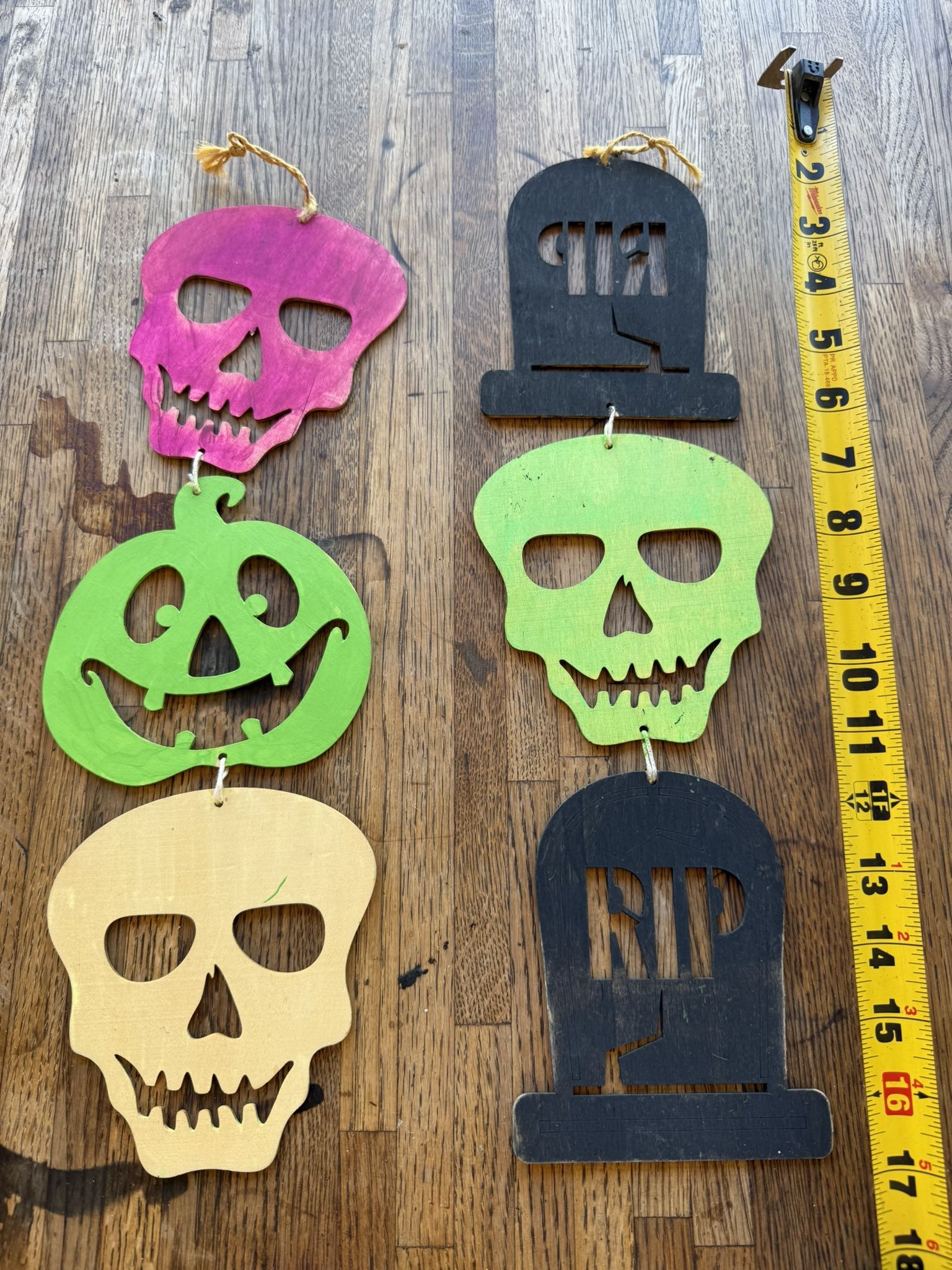 Halloween Wooden Skull Hanging Decorations Free $0