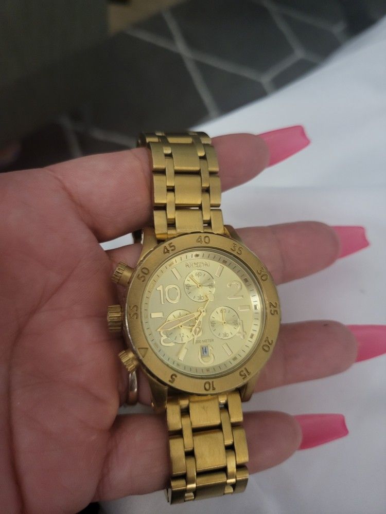 I Got 2 Nixon Womans Watch Good Condition Only For Small Hand No Extra Links Just Need Batteries