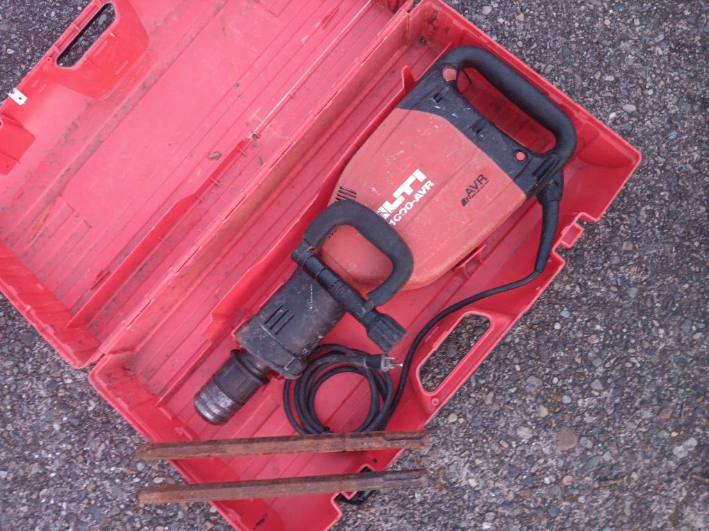 Hilti TE 1000 AvR Concrete Braker Jack Demolition Hammer. Vgood Condition in Case With 2 Bits.  For Pick Up Fremont  No Low Ball Offers. No Trades 