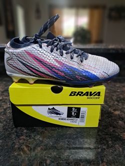 Women's Soccer Cleats – Size 9.5