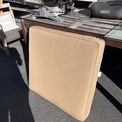 Free Cushion 29”x29”