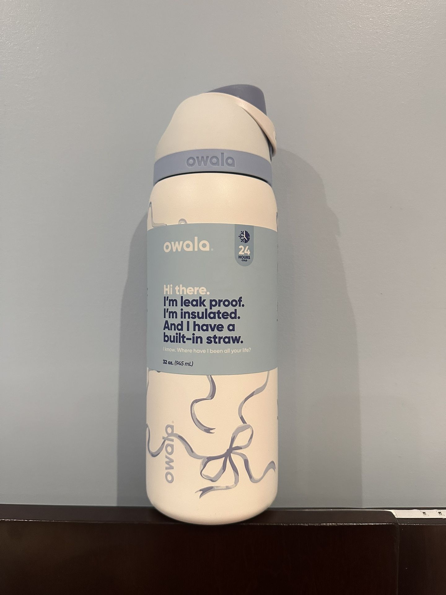 Owala Bow Print Bottle - UO Limited Ed
