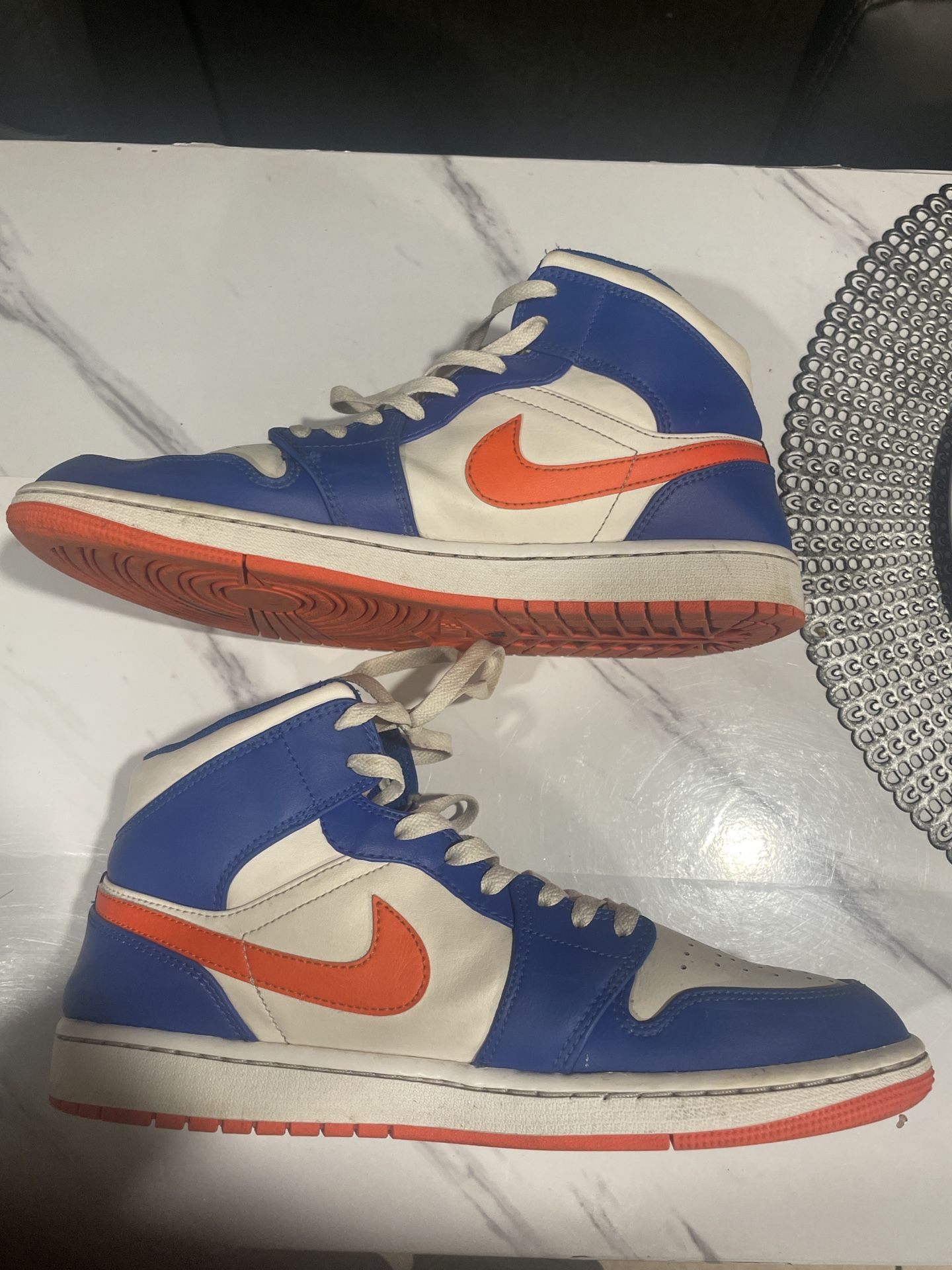 Jordan 1 Mid Knicks