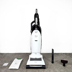 Miele Dynamic U1 Cat & Dog Upright Vacuum Cleaner w/ attachments