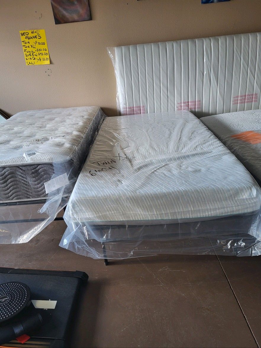 Twin bed combo includes a mattress and metal platform frame $200 twin extra long combo mattress and metal platform $225