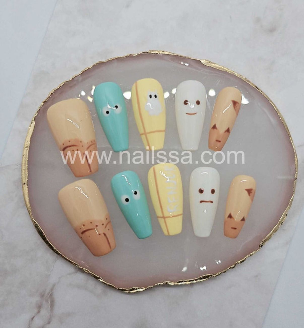 Press on nails