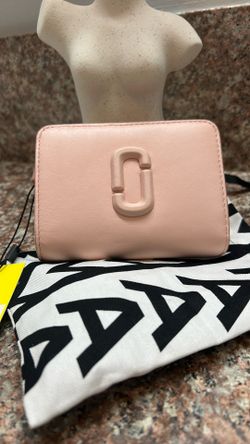 New Leather Authentic Marc Jacob Wallet For Sale.. 