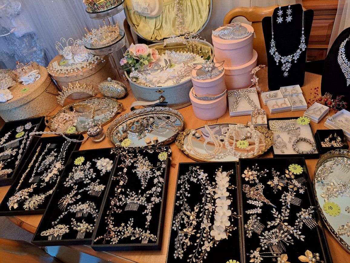 Wedding accessories new & vintage hair items jewelry and tiaras
