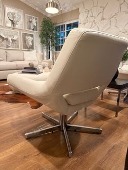 2x faux leather chairs (white)