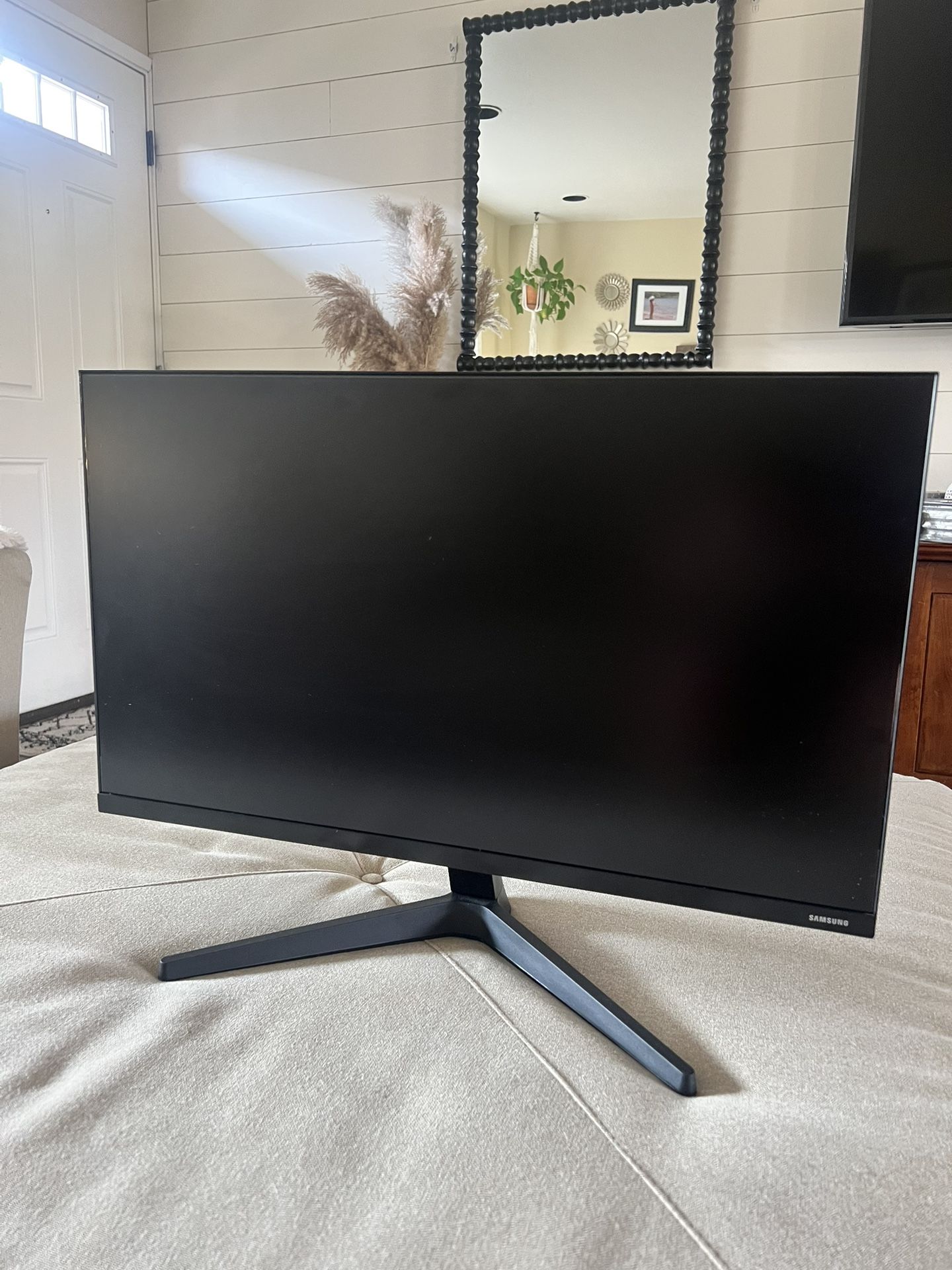27 Inch Computer Monitor
