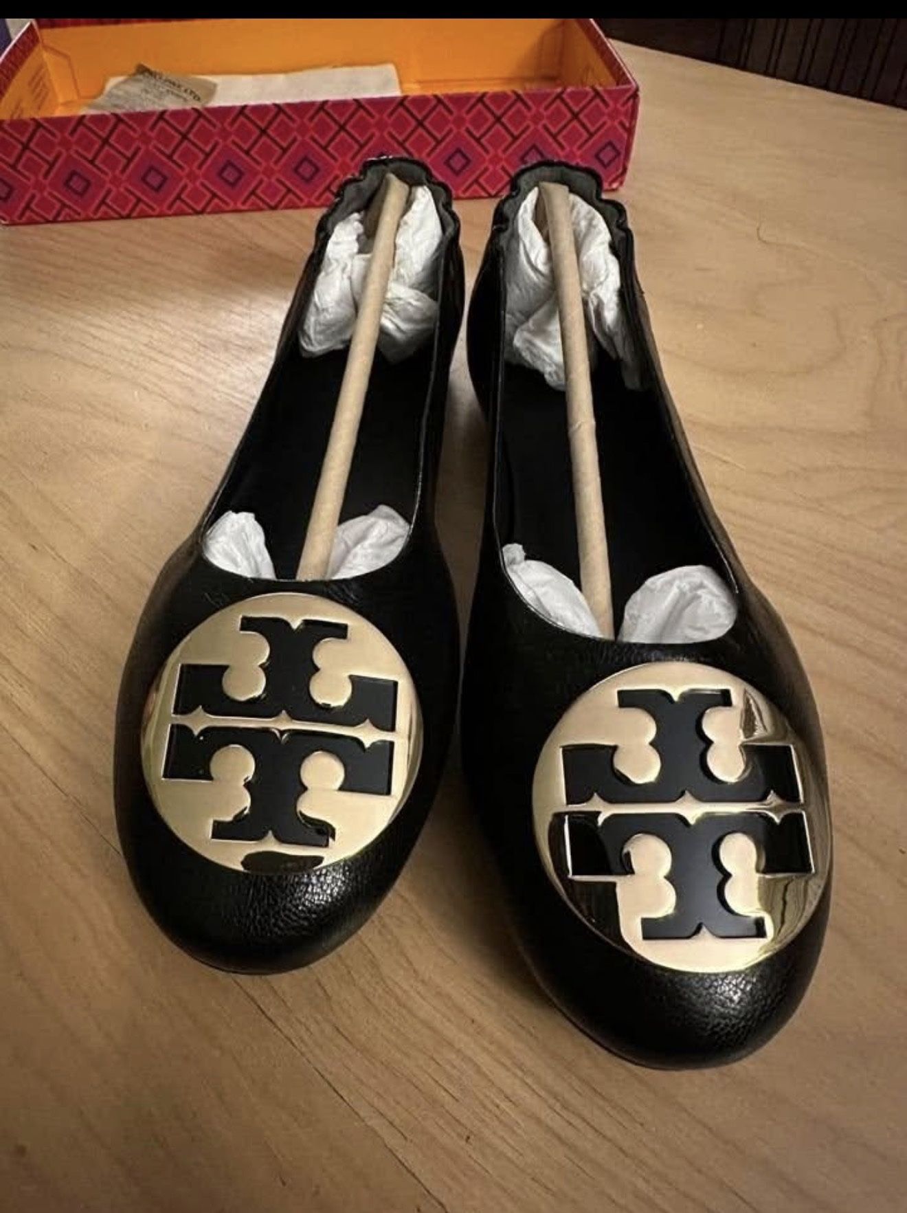 women's TB shoes size 6 new