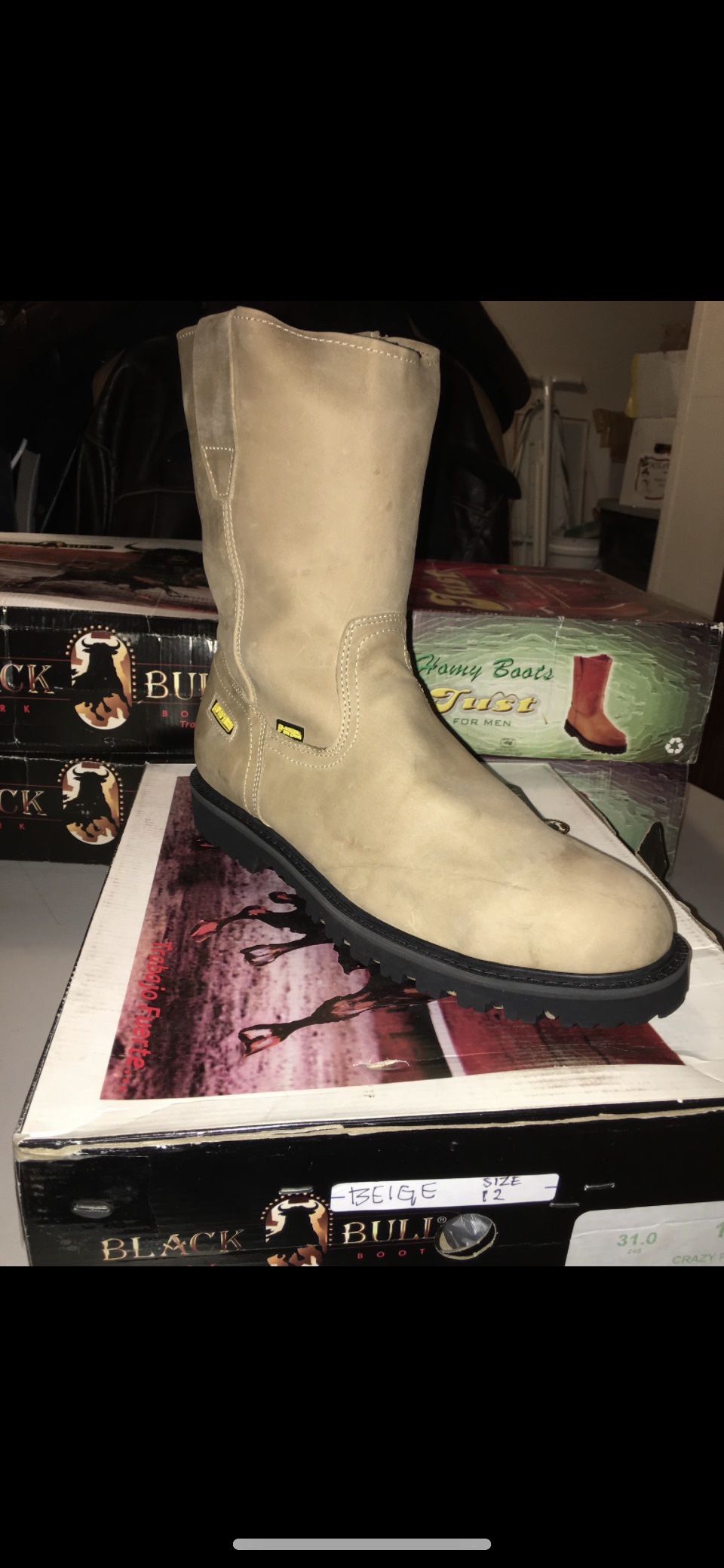New Brand new work Boots (Size 12 Mens) 