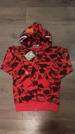 Red bape zip up hoodie ‼️Size medium Small