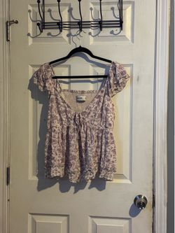 Hollister top