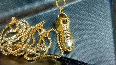 18K gold-plated Jordan Retro 13 necklace