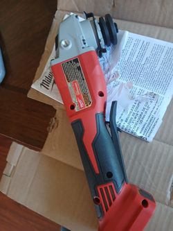 M18 milwaukee grinder Brushless no jendo no protector así como en la imagen