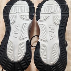 FILA TENIS SHOES FOR MAN  SIZE. 9.5