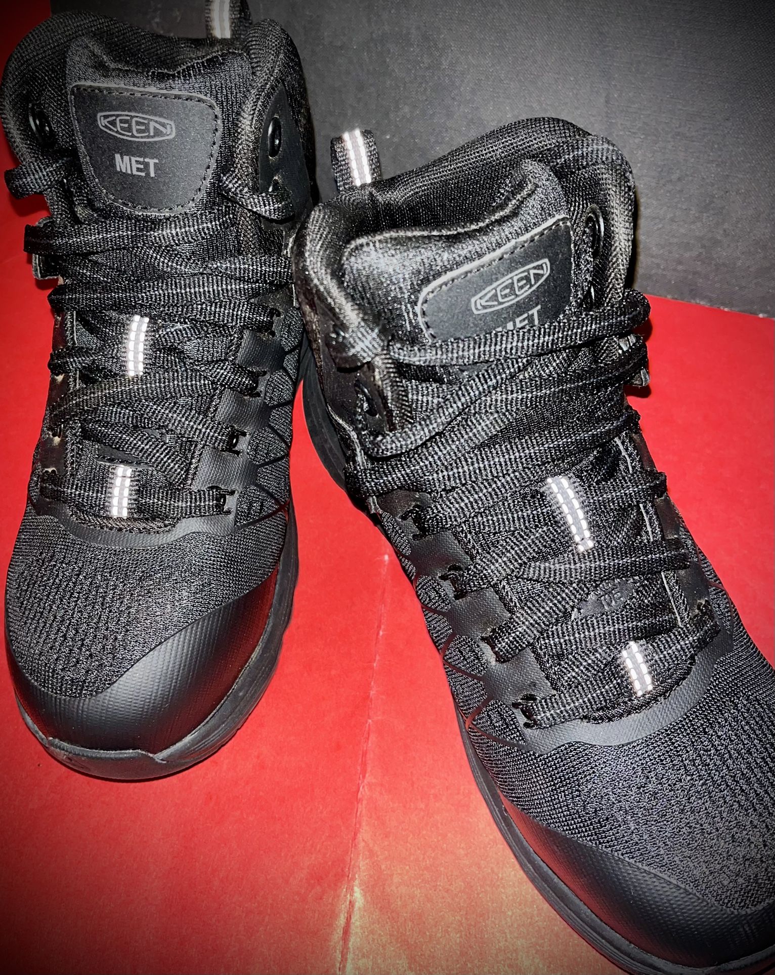 Brand New Keen Met Black MidHigh Style Steel Toed Boot