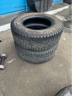 Pair of used tires LT35/12.50.18