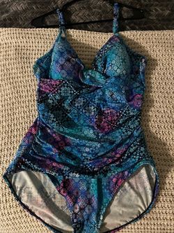 Women's One-Piece Floral Print Swimsuit Sz 18