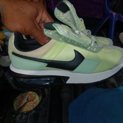 Lime Nike 6.5