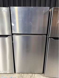 Brand new Hisense Stainless steel top and bottom refrigerator
