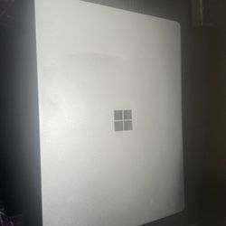 Microsoft Surface Laptop 
