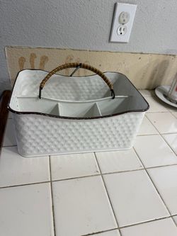 Utensils holder