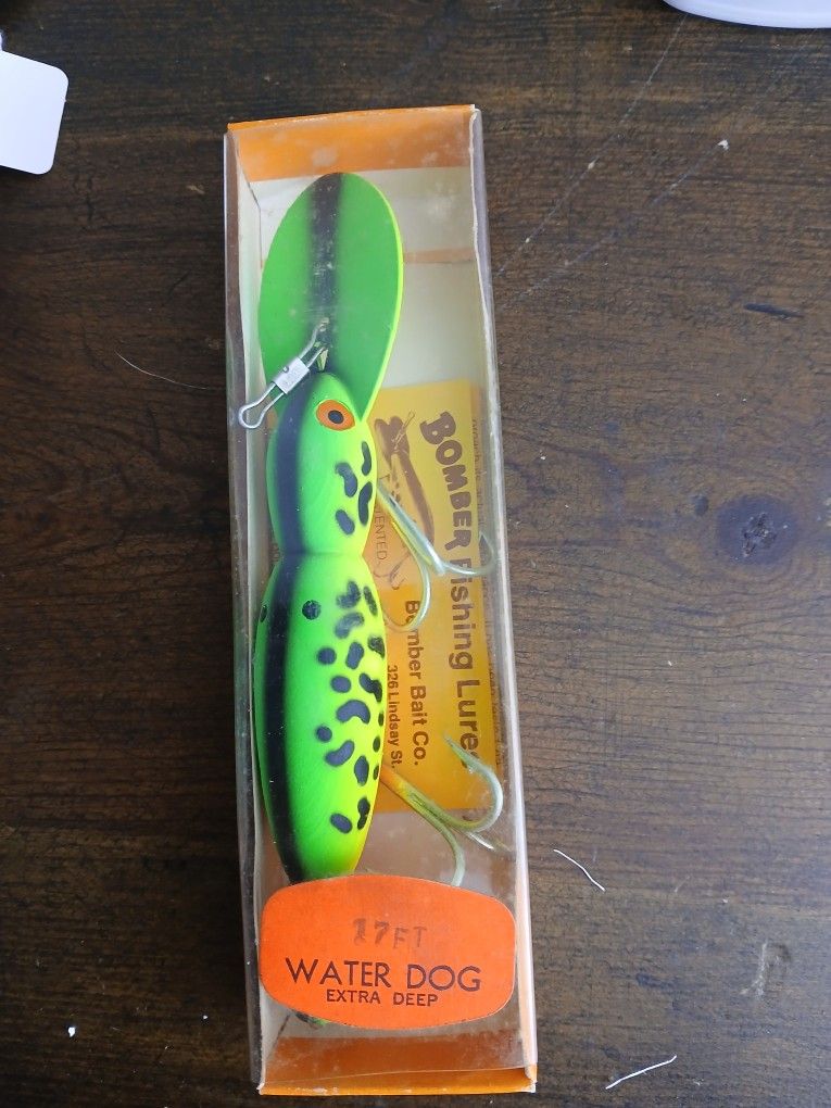 NOS Bomber Water Dog Vintage Fishing Lure Green Orange With Box N Paperwork