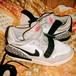 Talla 5.5Y Nike Air Jordan Legacy 313 Low