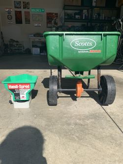 Hand held  Fertilizer spreader