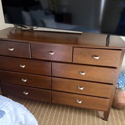 Dresser $200