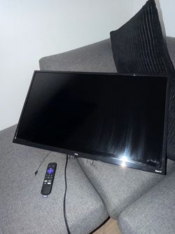 TCL SMART TV WITH WALL MOUNT INCLUDED
