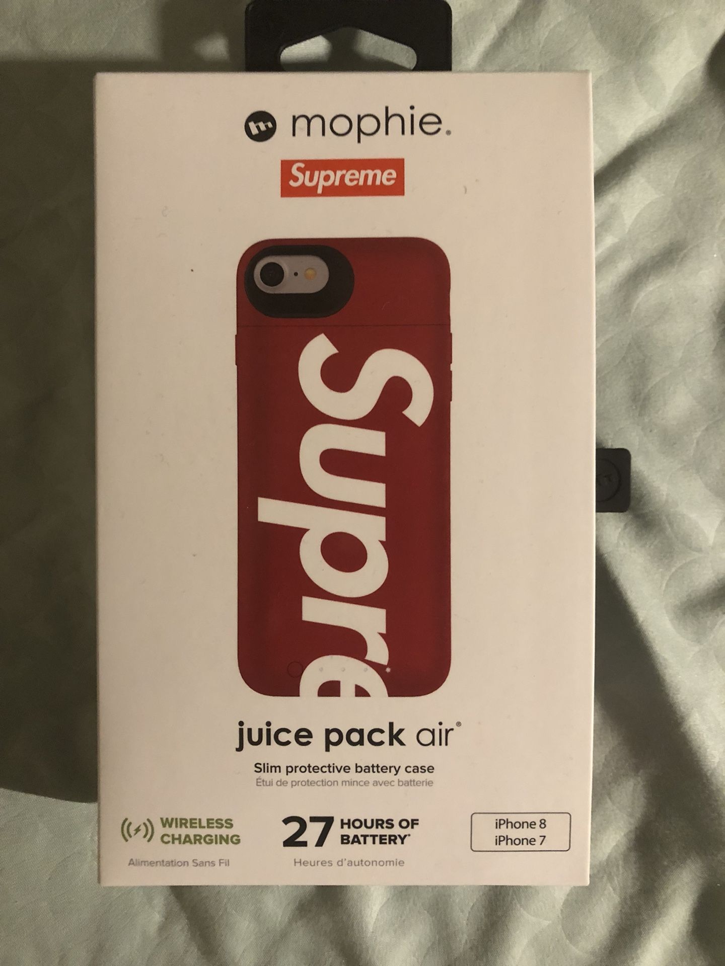 SUPREME MOPHIE BATTERY PACK *IPHONE 7/8