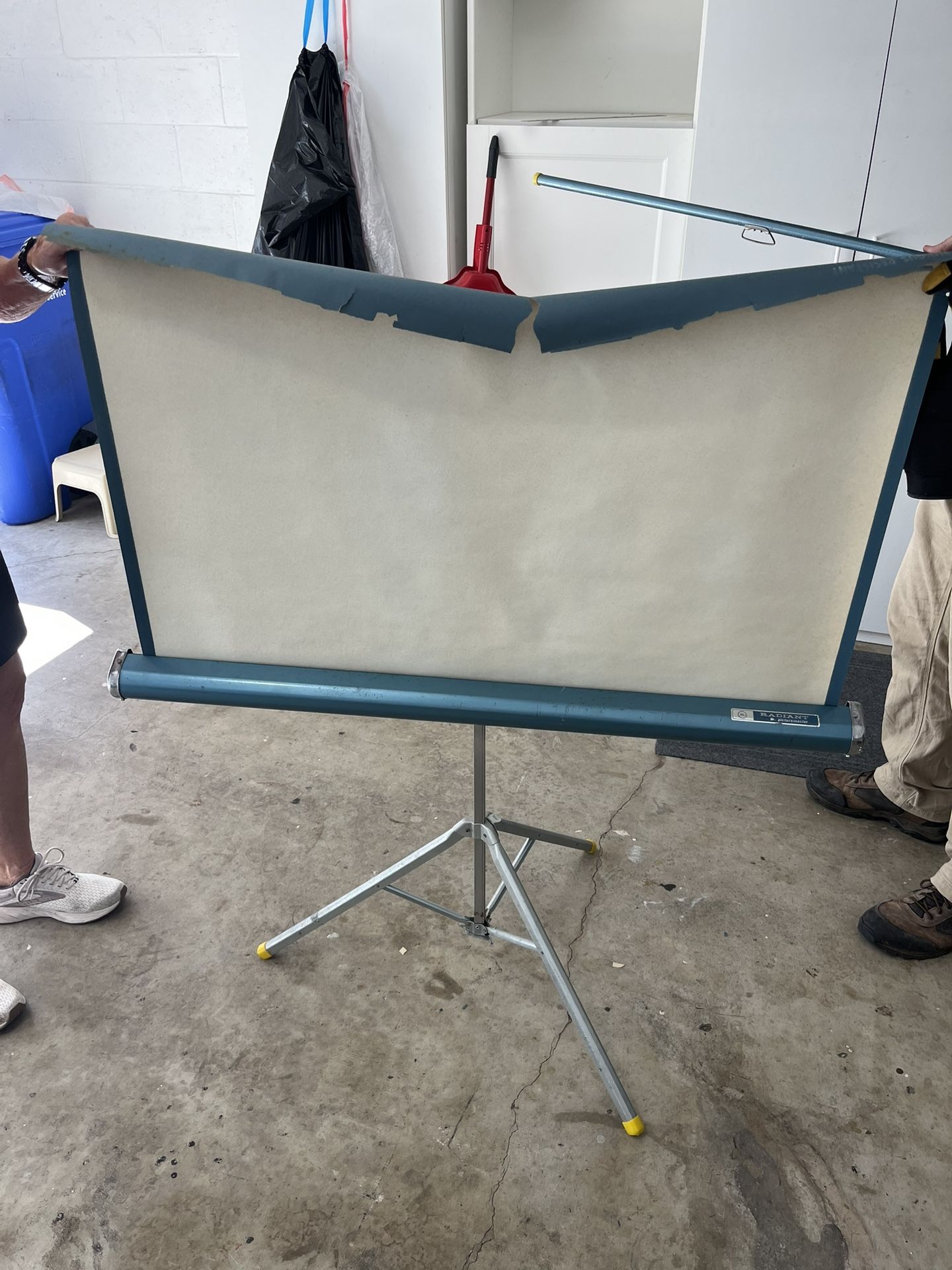 Radiant Picture Master Old Fashioned Projector Screen