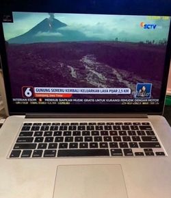 Apple MacBook Pro 13" - LIKE NEW