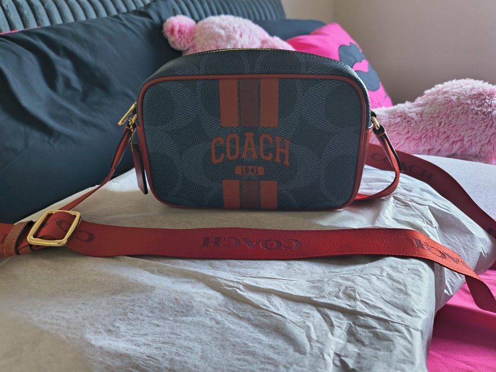 New Coach Cross Body Purse 