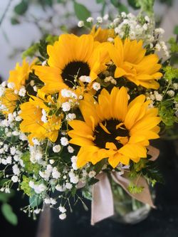 Fresh flower bouquets 