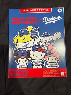Hello Kitty & Friends x Dodgers 2026 Limited Edition Surprise Plush Clip