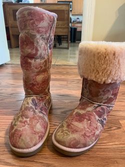 UGG Boots-Classic Tall