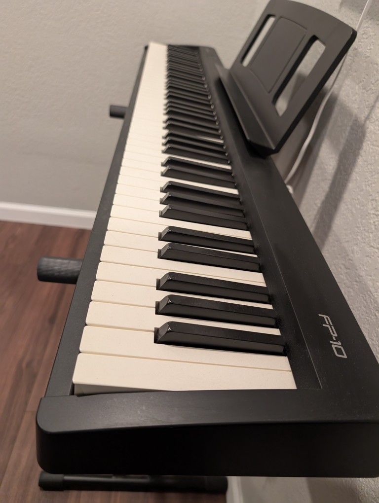 Roland FP-10 Keyboard
