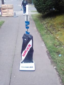 Oreck Xl Vacuum With 25 Bags