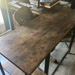 Office Desk And Chair 