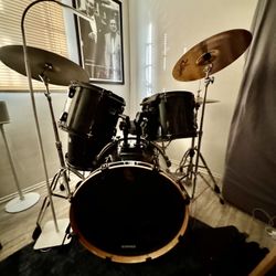 Pearl Drum Set
