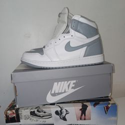 Nike Air Jordan 1 Retro OG Men Size 9.5 W/Box